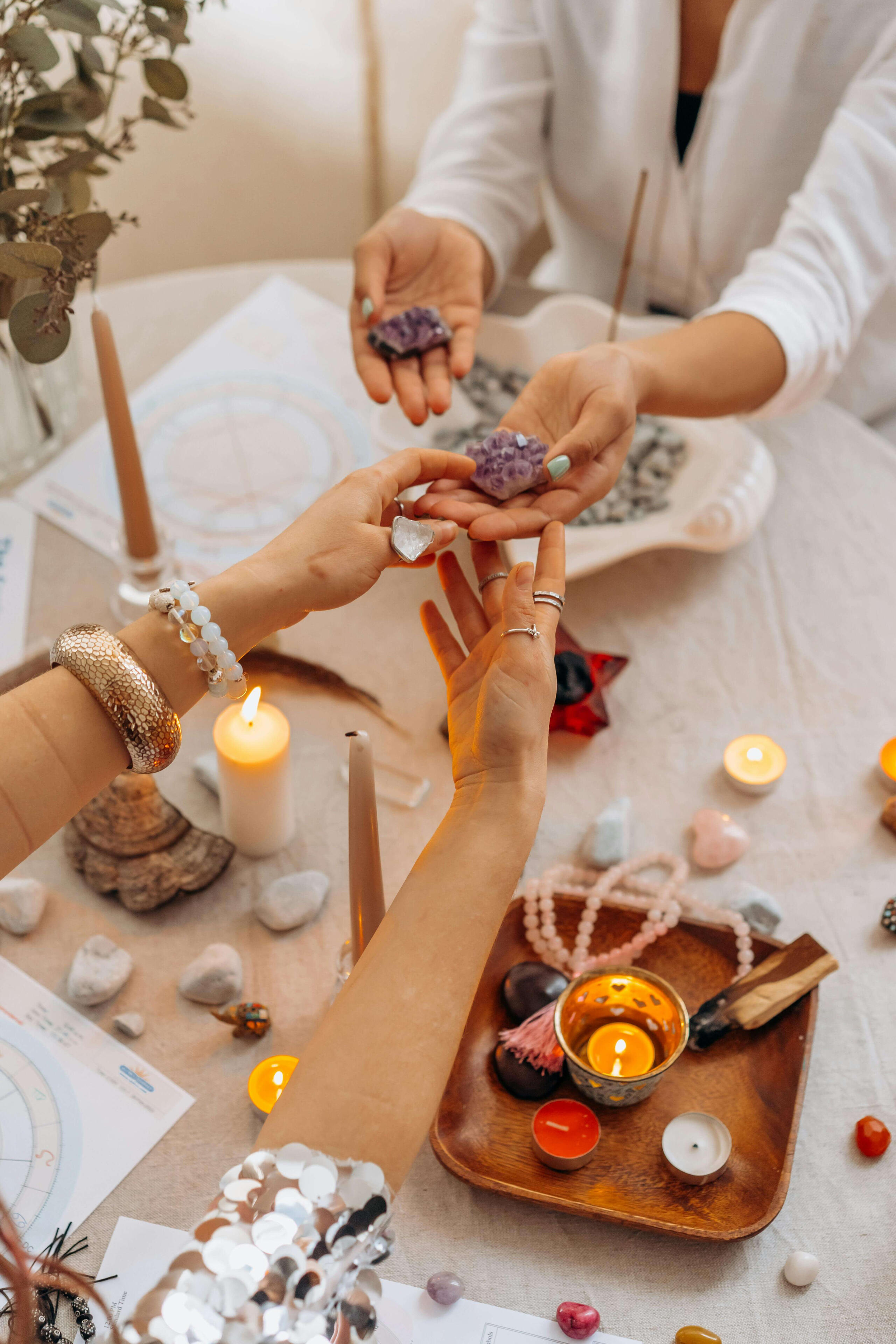 Crystal healing practitioner course UK with live accredited 1:1 training through Spirit Crystal Academy